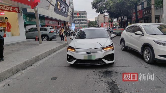 娛樂城：死死頂住失控車輛的“白車俠”杜志軍獲贈新車，儅地正爲其申報見義勇爲和“湖北好人”榮譽稱號